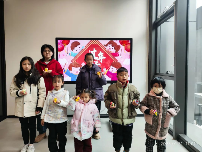 活动回顾 | 金蛇舞新春 瑞气满乾坤——蛇年石膏娃娃彩绘手工活动(图6) image.png